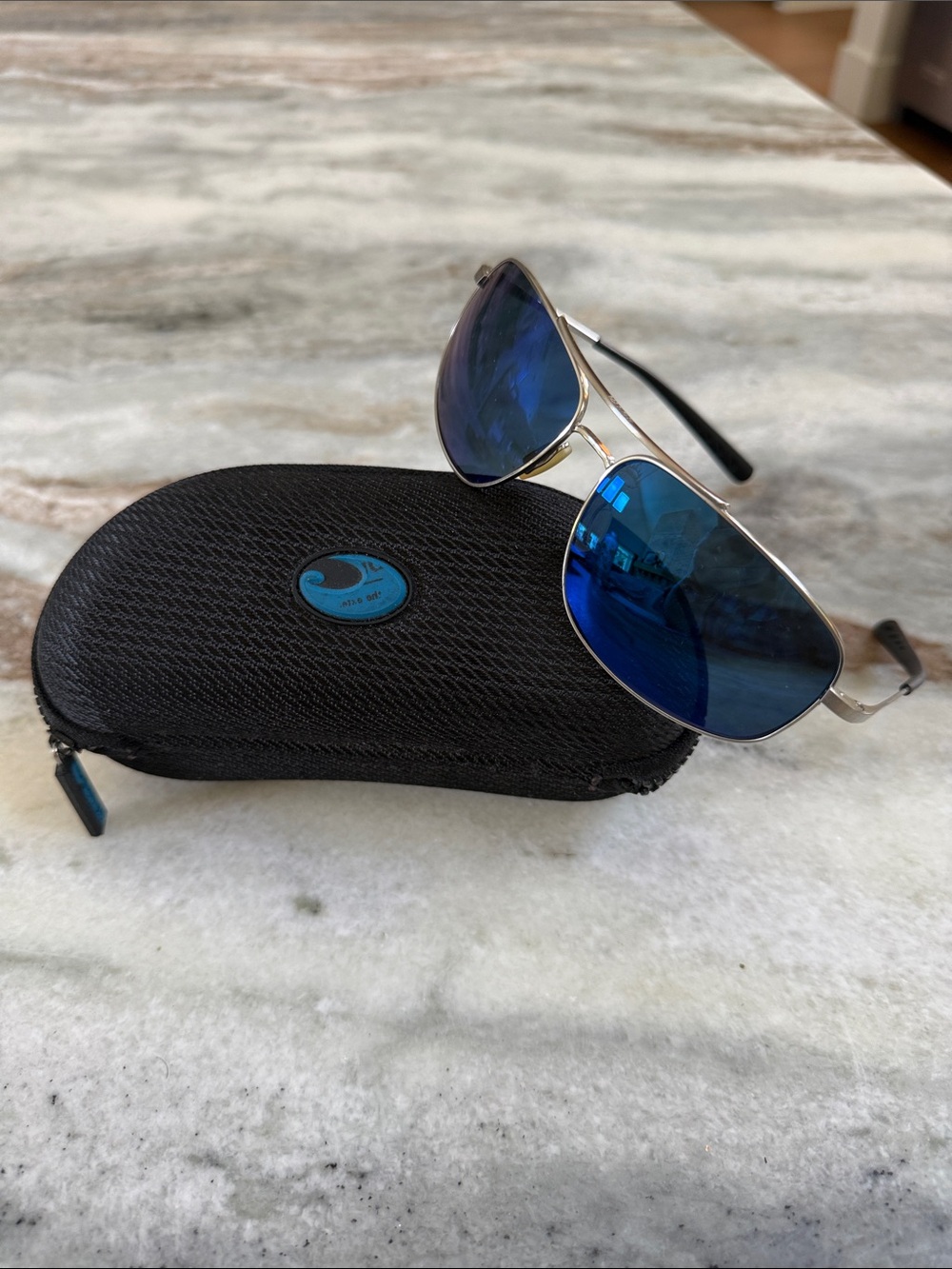 Men’s COSTA sunglasses w/ zip case